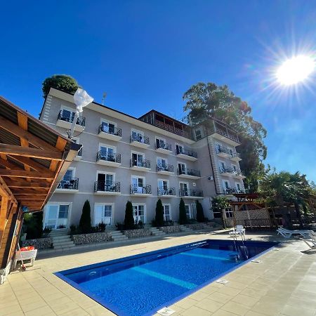 Astan Hotel Гагра Екстериор снимка