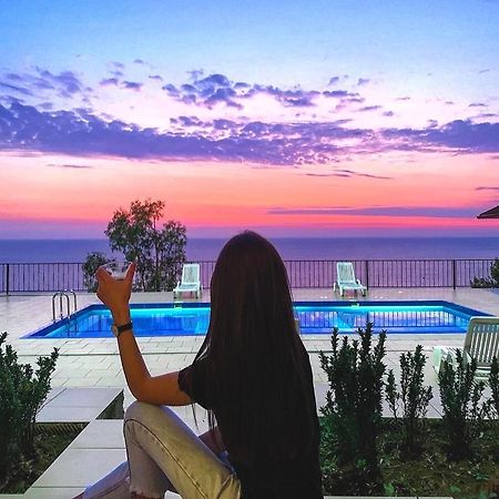 Astan Hotel Гагра Екстериор снимка