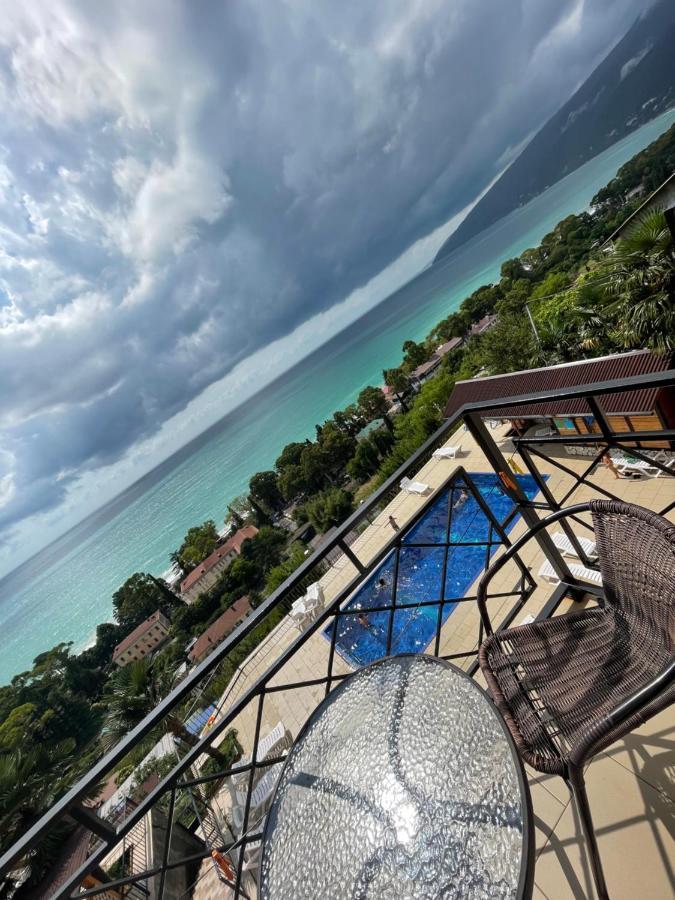 Astan Hotel Гагра Екстериор снимка