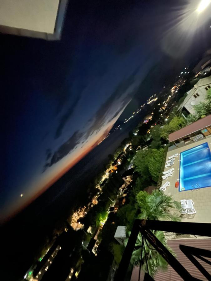 Astan Hotel Гагра Екстериор снимка