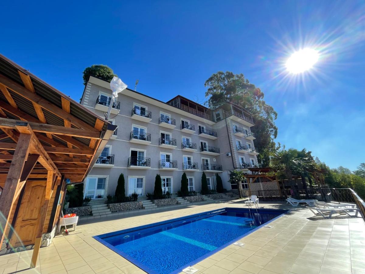 Astan Hotel Гагра Екстериор снимка