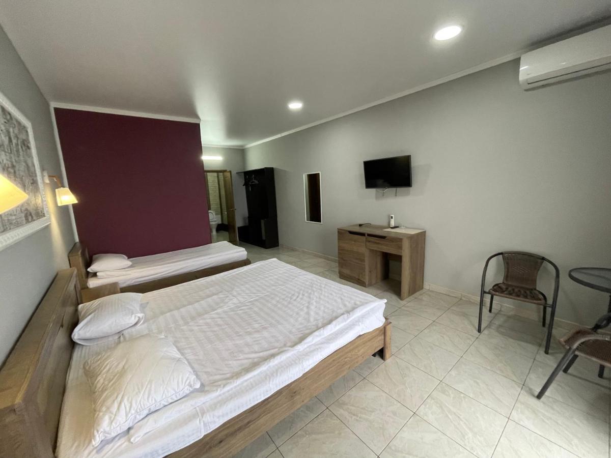 Astan Hotel Гагра Екстериор снимка