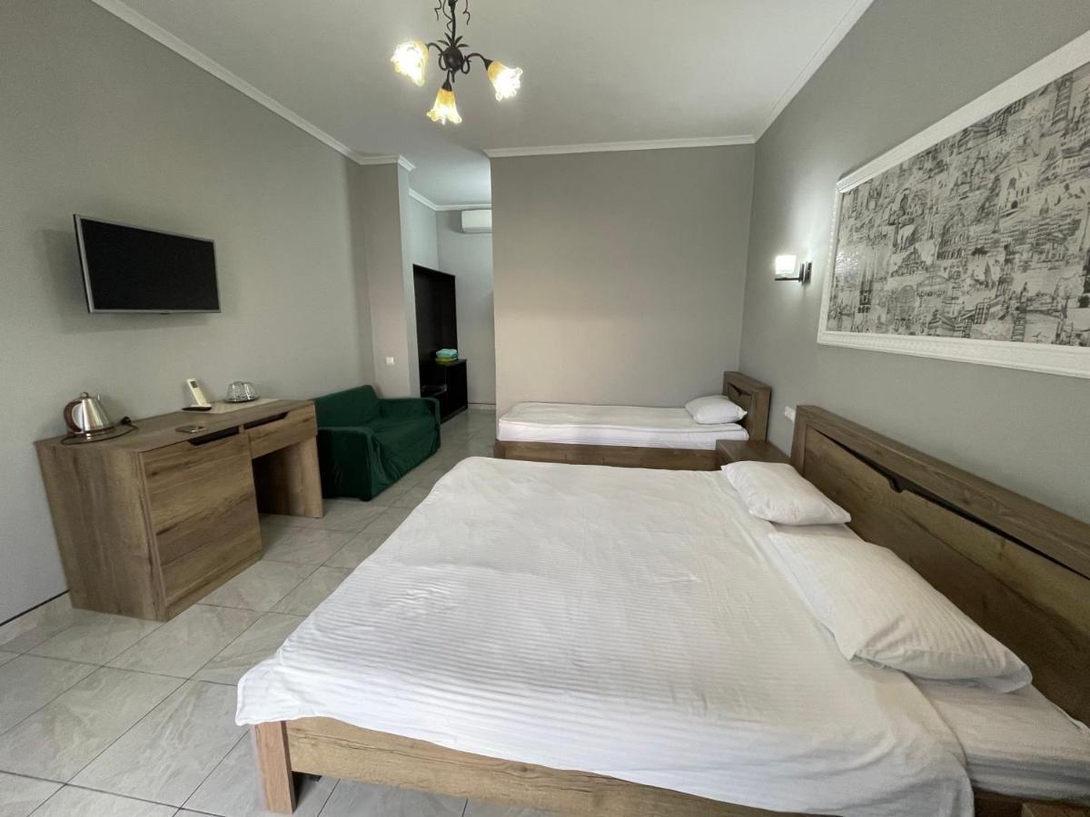 Astan Hotel Гагра Екстериор снимка