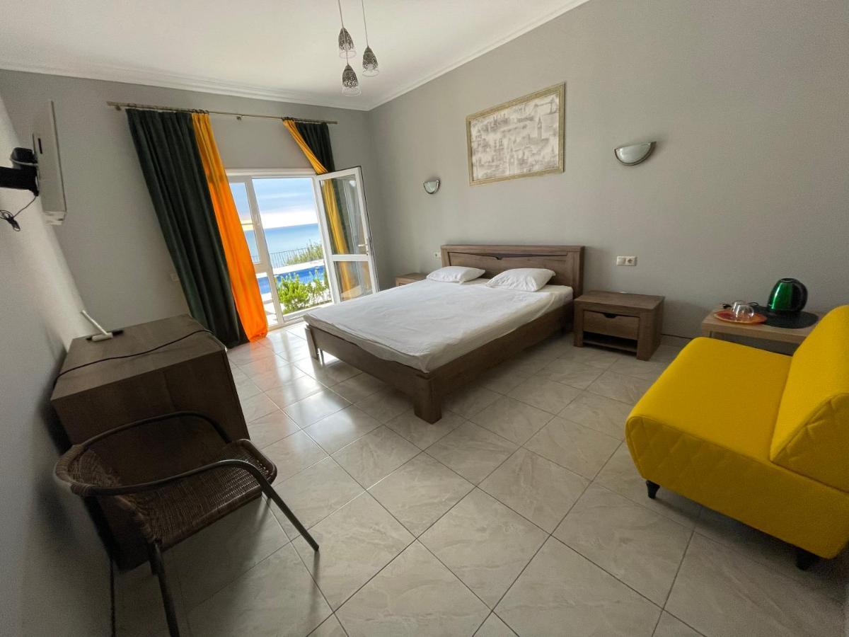 Astan Hotel Гагра Екстериор снимка