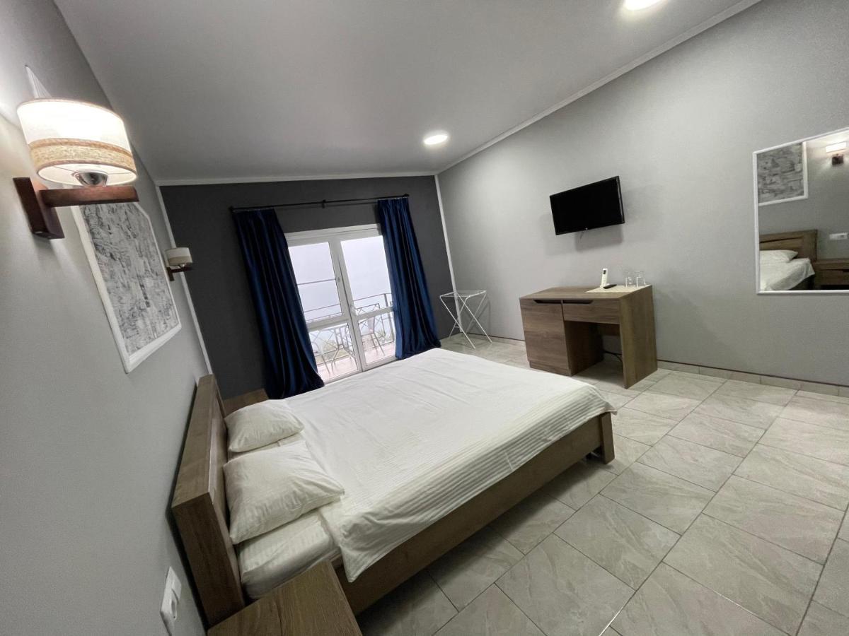 Astan Hotel Гагра Екстериор снимка