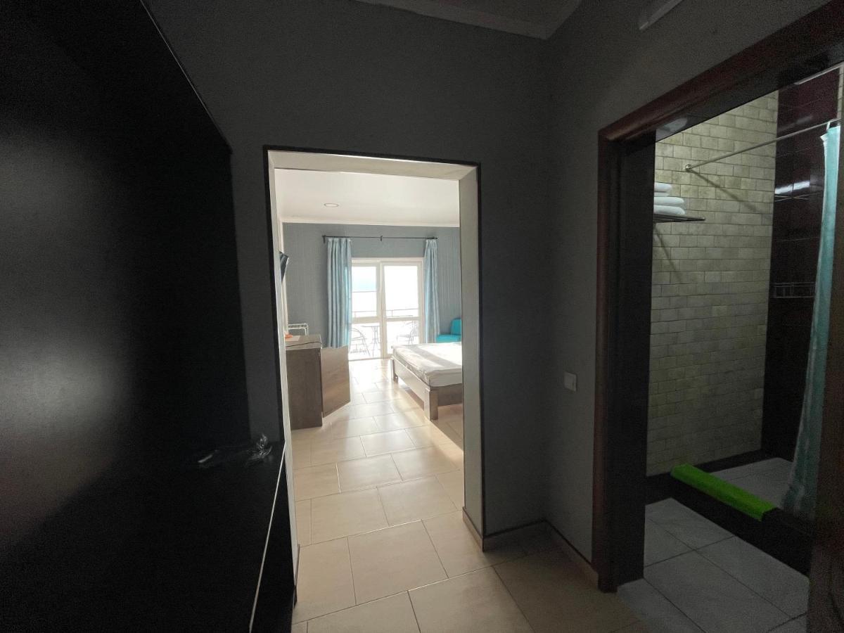 Astan Hotel Гагра Екстериор снимка
