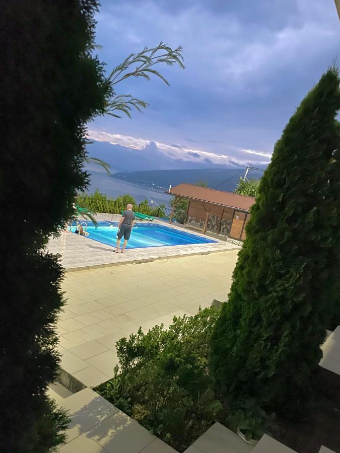 Astan Hotel Гагра Екстериор снимка