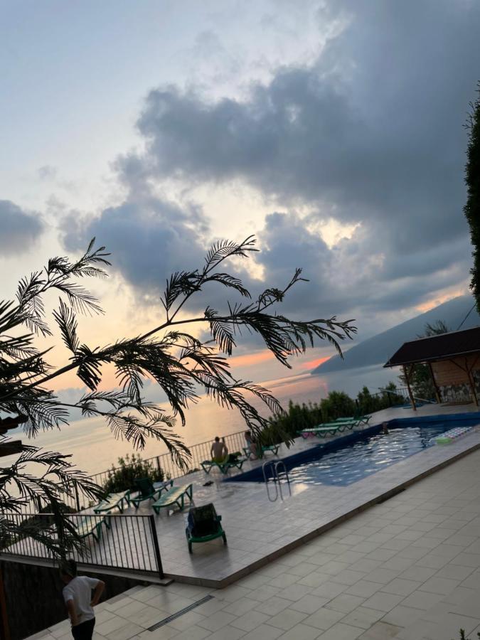 Astan Hotel Гагра Екстериор снимка