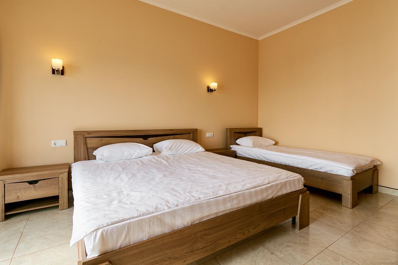 Astan Hotel Гагра Екстериор снимка